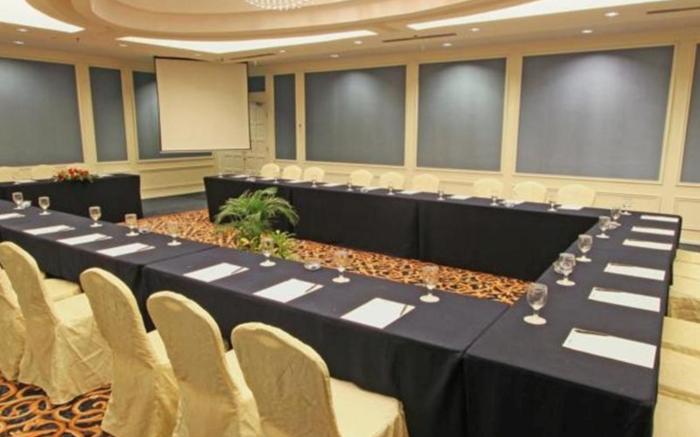 Harmoni One Convention Hotel & Service Apartments