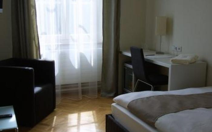 Kaiser von Osterreich, Historik- und Thermalhotel