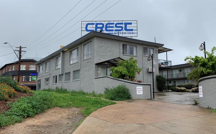 Crest Motor Inn