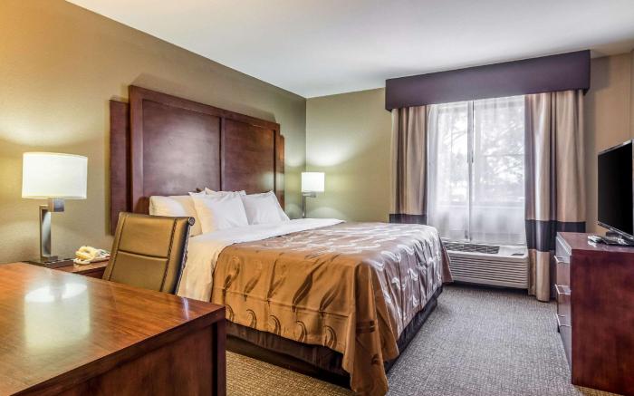 Quality Inn & Suites Salem near I-57