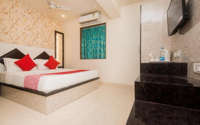 OYO 16446 Hotel Veera Residency
