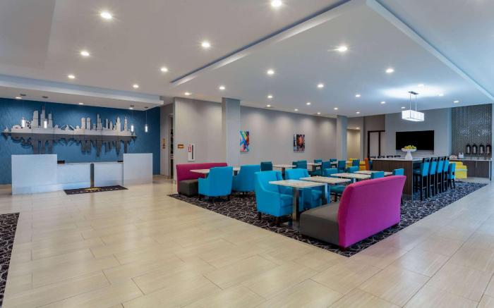 La Quinta Inn & Suites by Wyndham Shorewood
