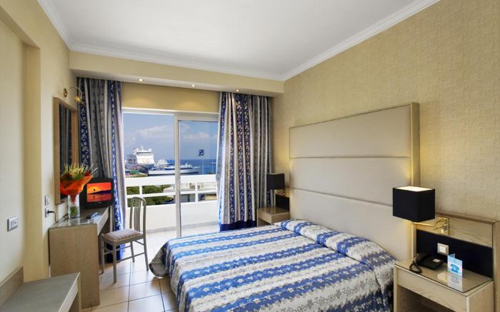 Athineon Hotel