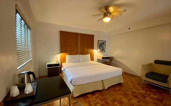 Stay @203 Clipper House, Free WiFi, Near Rockwell