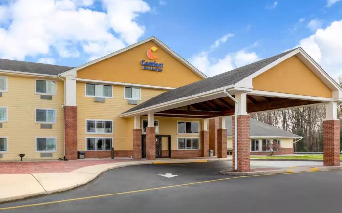 Comfort Suites Grandview - Kansas City
