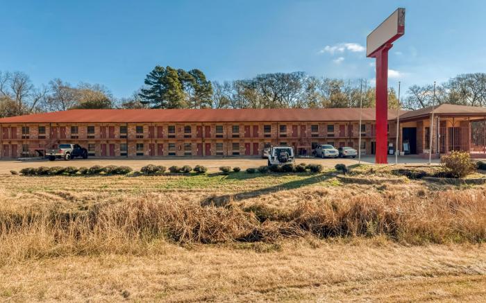 OYO Hotel Jefferson TX Hwy 59
