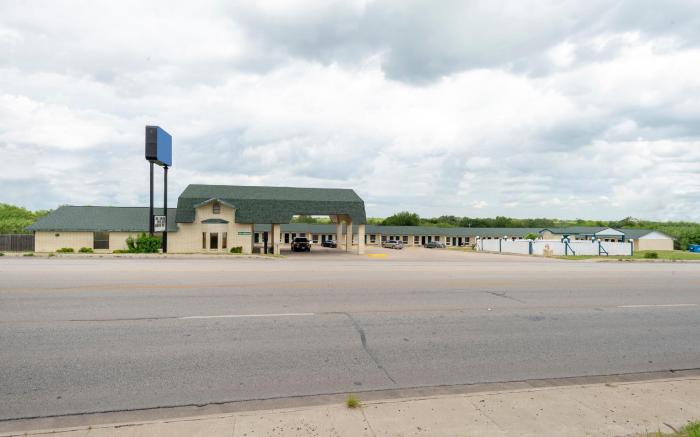 Three Rivers Executive Inn & Suites By OYO
