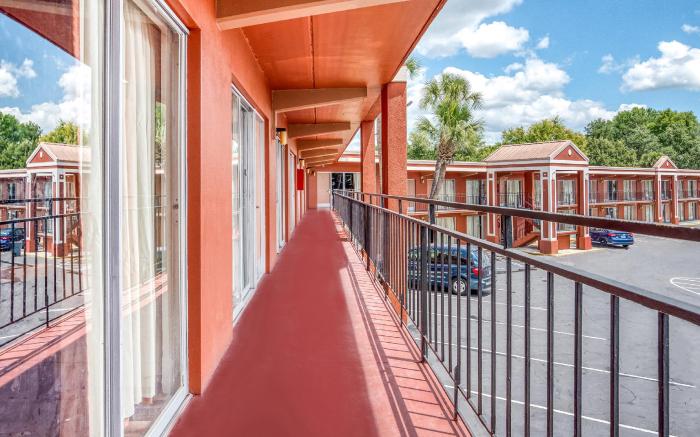 OYO Hotel Mustang Silver Spring FL