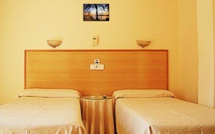 Hostal Residencia Europa Punico