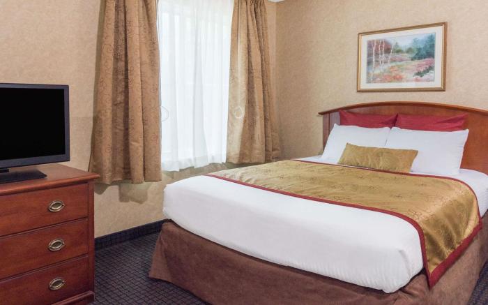 Lancaster Suites