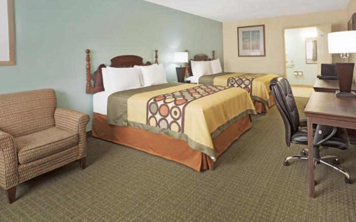 Super 8 By Wyndham Dallas East