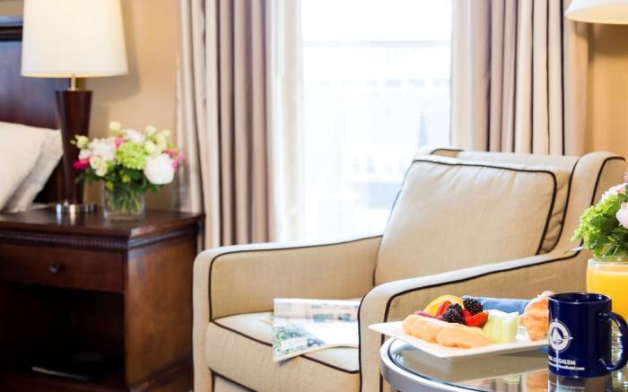 Salem Waterfront Hotel & Suites