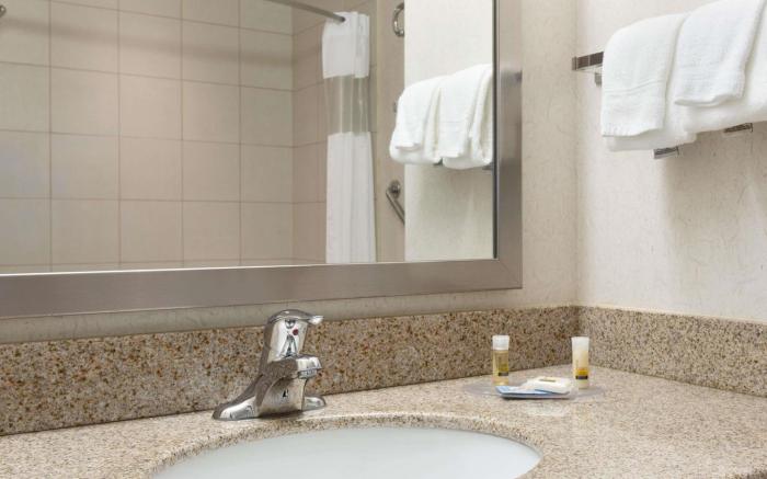 Days Inn & Suites by Wyndham Collingwood