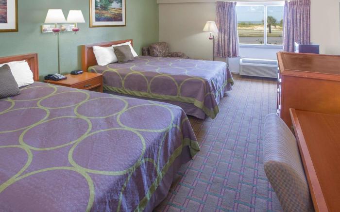 Super 8 by Wyndham Biloxi