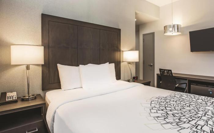 La Quinta Inn & Suites by Wyndham Inner Harbor Downtown