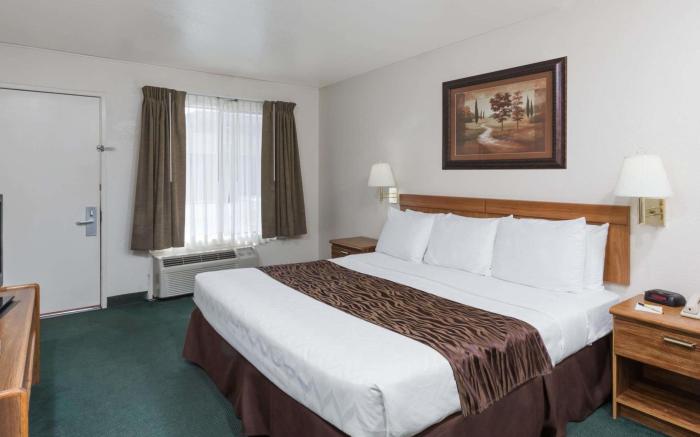 Super 8 By Wyndham Fort Bragg