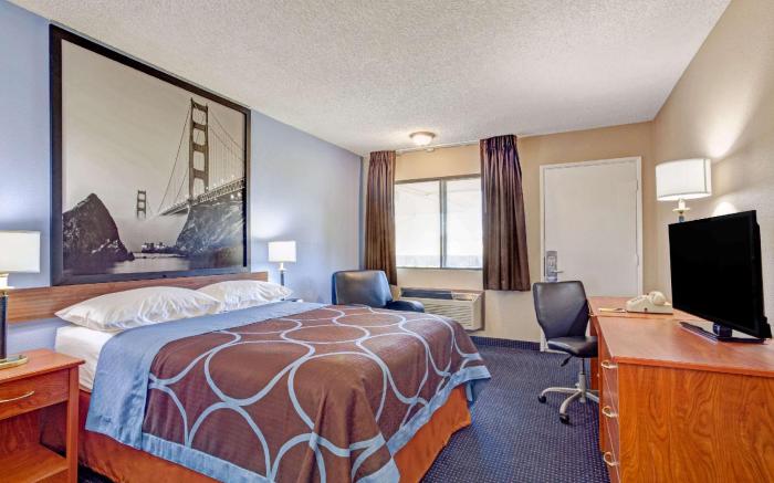 Super 8 By Wyndham Albany