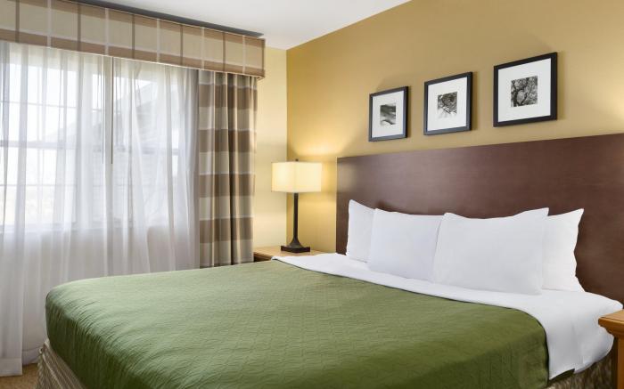 Country Inn & Suites Rochester South Mayo Clinic
