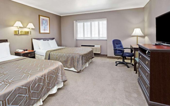 Days Inn by Wyndham West Covina