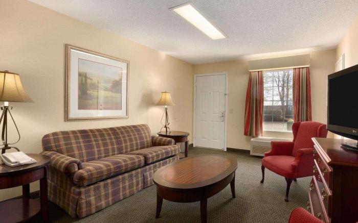 Baymont by Wyndham Salem Roanoke Area