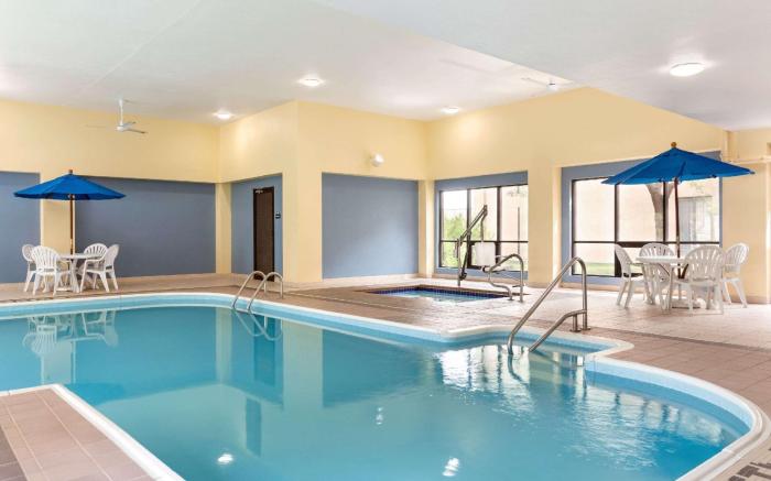Days Inn by Wyndham Fargo/West Acres