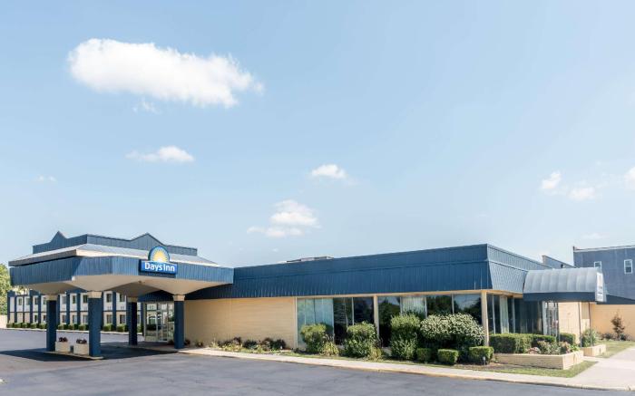 Days Inn by Wyndham Columbus North