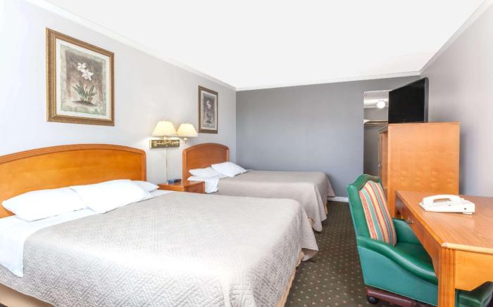 Howard Johnson by Wyndham Niagara Falls