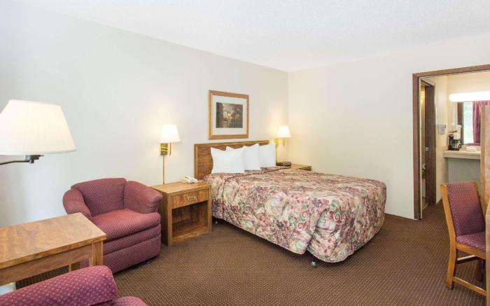 Days Inn by Wyndham Dubuque