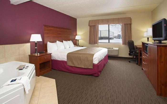 AmericInn by Wyndham New London