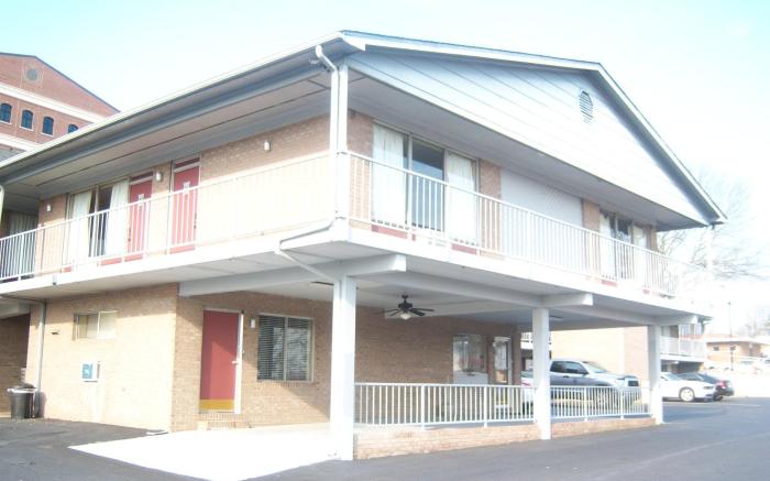 Budgetel Inn & Suites