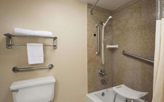 Days Inn & Suites by Wyndham Tuscaloosa - Univ. of Alabama