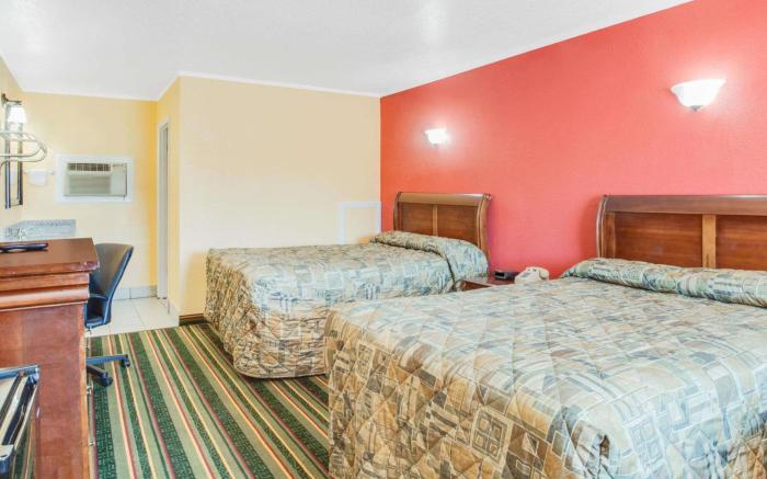 Knights Inn  Paris TN