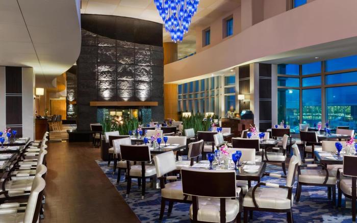 Fairmont Vancouver Airport In-Terminal Hotel