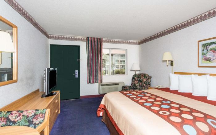 Days Inn by Wyndham Phoenix West