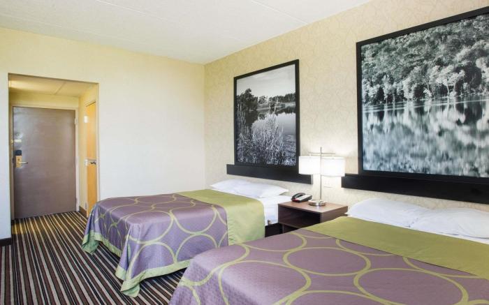 Super 8 By Wyndham Plattsburgh