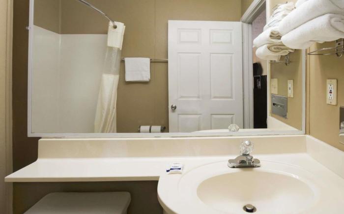 Microtel Inn & Suites by Wyndham Columbia Two Notch Rd Area
