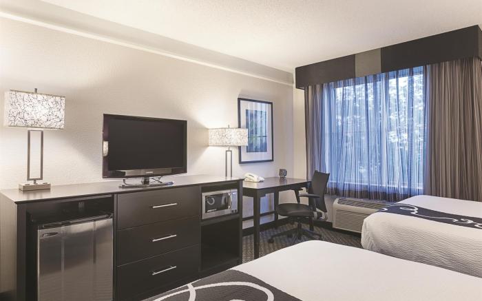 La Quinta Inn & Suites by Wyndham Detroit Utica