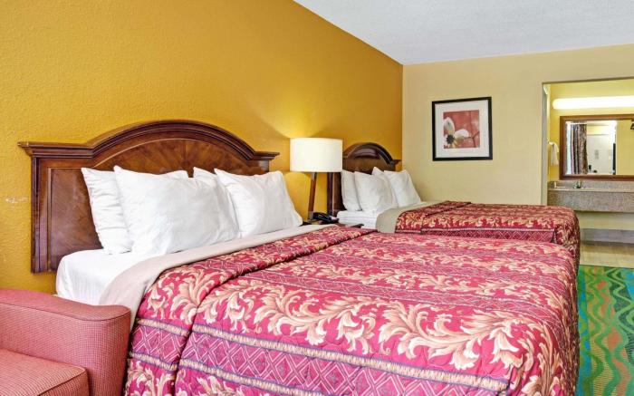 Days Inn by Wyndham Norfolk Military Circle