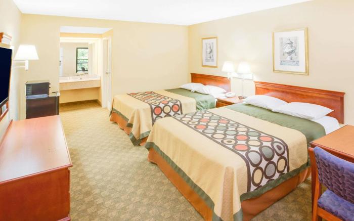 Super 8 By Wyndham Diberville Biloxi Area
