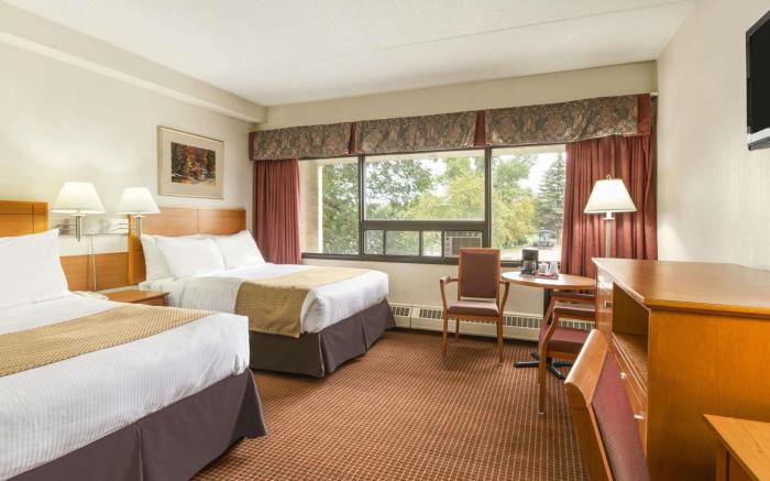 Travelodge by Wyndham Edmonton East