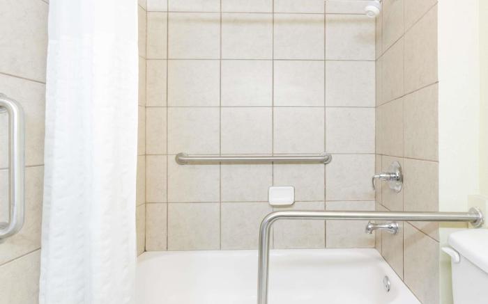 Days Inn by Wyndham Pensacola - Historic Downtown
