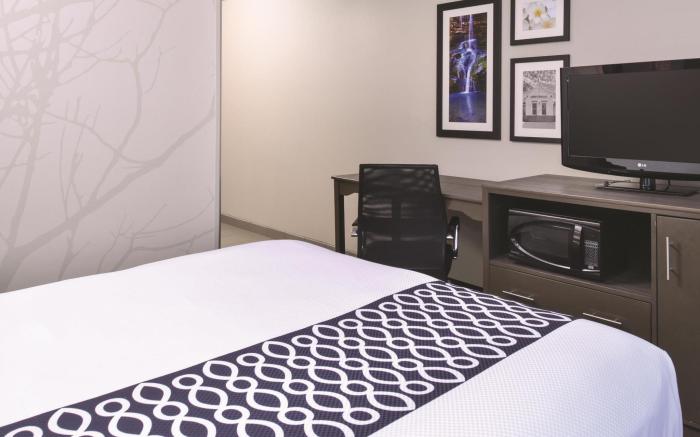 La Quinta Inn & Suites by Wyndham Fayetteville