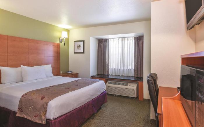 La Quinta Inn & Suites by Wyndham Tulare