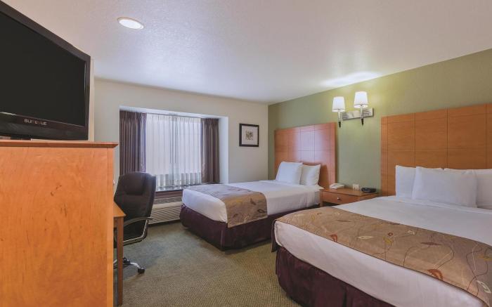 La Quinta Inn & Suites by Wyndham Tulare