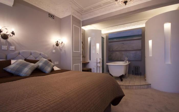 The Alamo Guest House