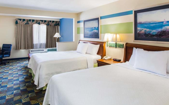 Days Inn & Suites by Wyndham Corpus Christi Central