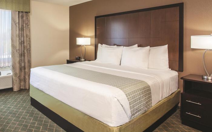 La Quinta Inn & Suites by Wyndham Portland Airport
