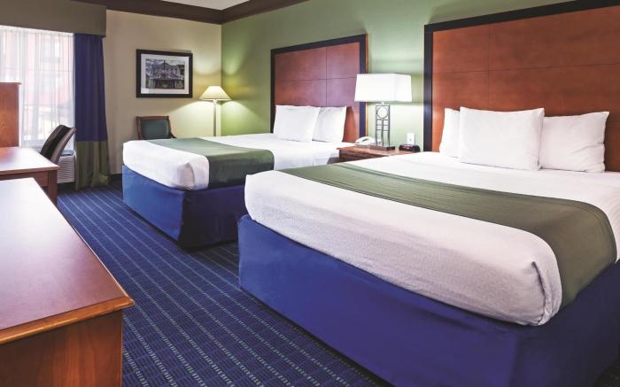 La Quinta Inn & Suites by Wyndham Shawnee