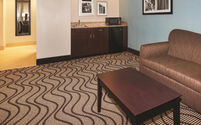 La Quinta Inn & Suites by Wyndham Knoxville Airport