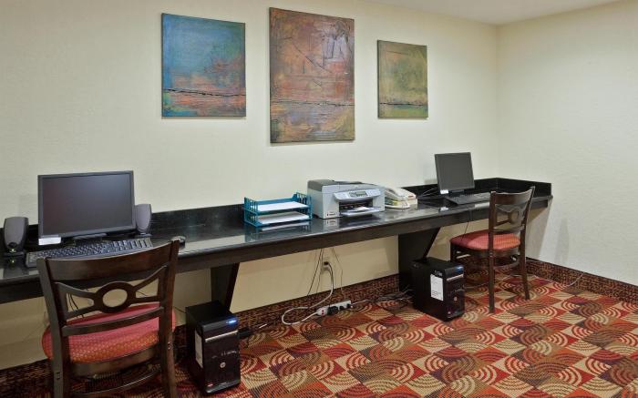 La Quinta Inn & Suites by Wyndham Salina